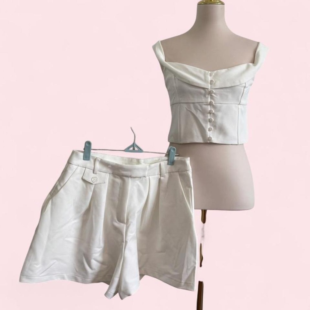 Fashion Nova white tailored two-piece corset top &‎ shorts set Large
